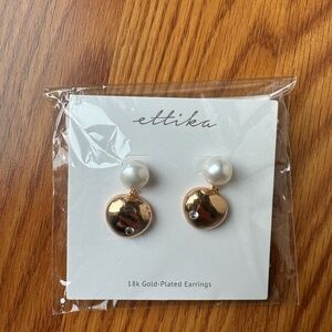 NEW Ettika Pebble Earrings Gold Pearls
